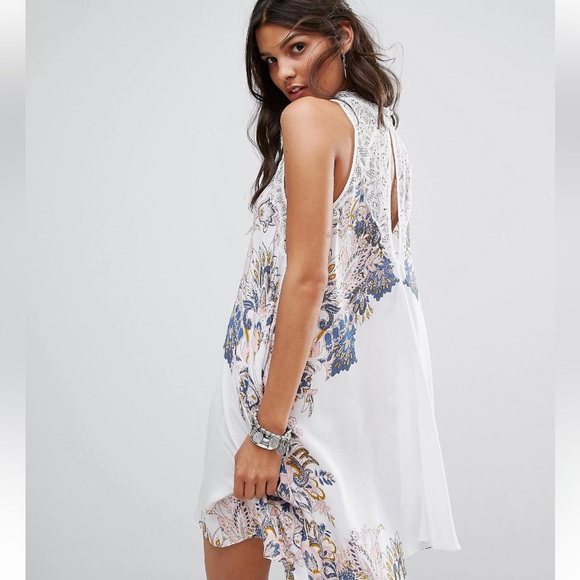 Free People flowy slip dress with lace neck. Worn once. Excellent condition - Picture 4 of 9